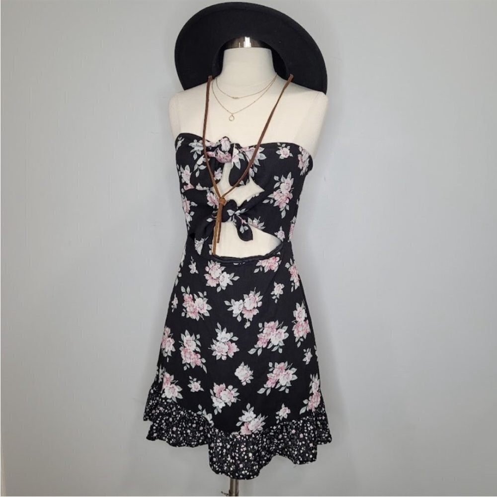 Lulu's Strapless Front Cut Out Knotted Tie Black Floral Mini Ruffle Short Dress
